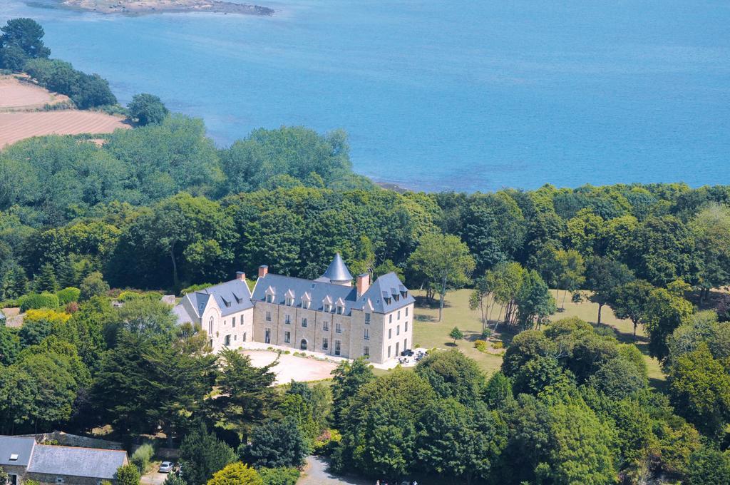 Manoir De Kergrec'H Hotel Plougrescant Bagian luar foto